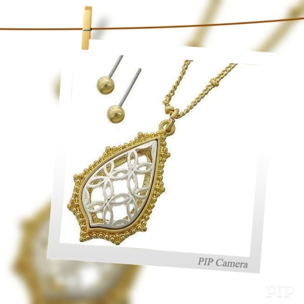 Stunning Teardrop Necklace Set